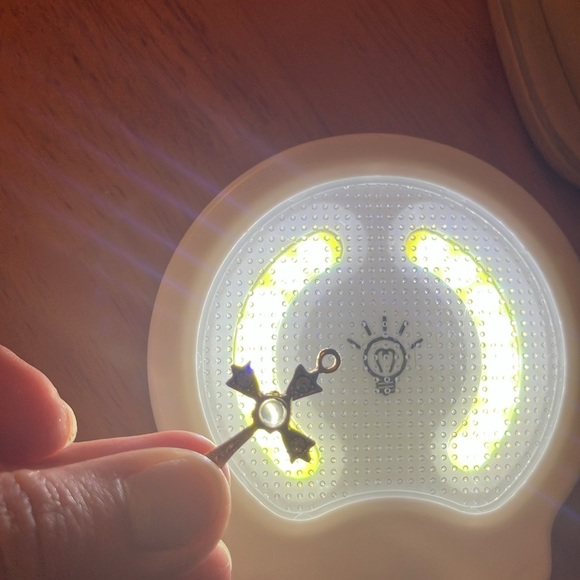 Gold Vintage-Inspired Cross Necklace with Ornate Design - Picture 4 of 4